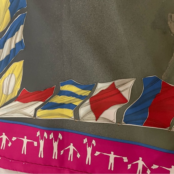 Hermès EN COURSE Silk Scarf. - Picture 11 of 16